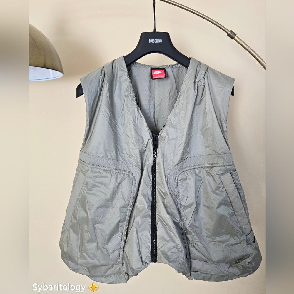 NWT NIKE TECH Men's Woven Vest in Olive Size:M